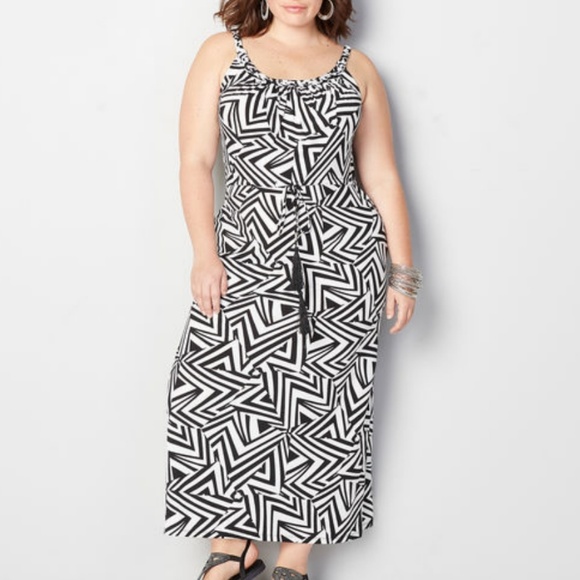 Dresses & Skirts - Black & White Dress